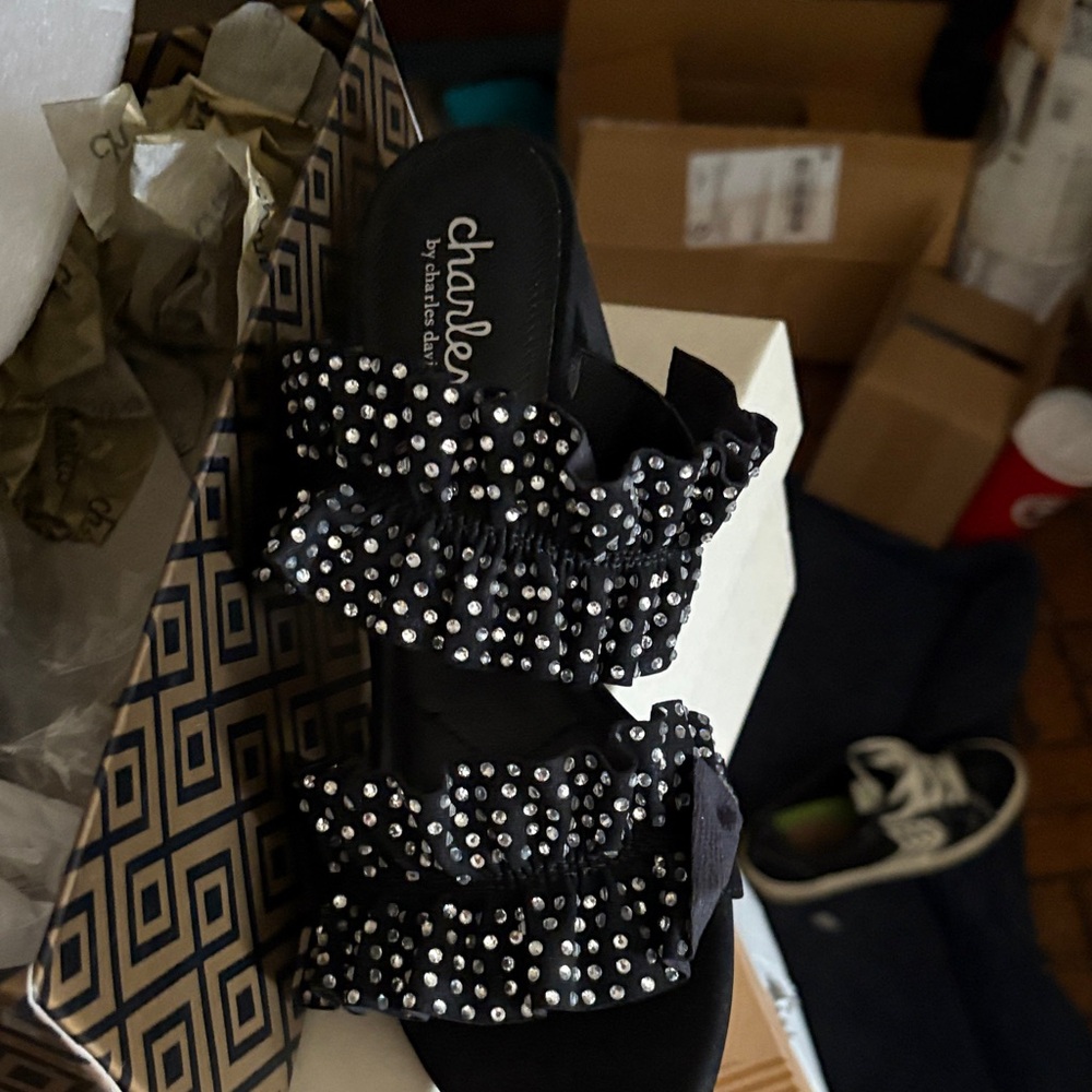 Charles by Charles David Black Rhinestone Sandals sz 8